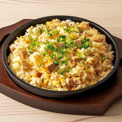 鮭といくらの炒飯/ネギ塩チャーシュー炒飯/もちもち太麺焼きそば/戸隠そば