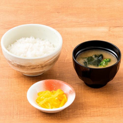 밥 세트(밥・된장국・절임)