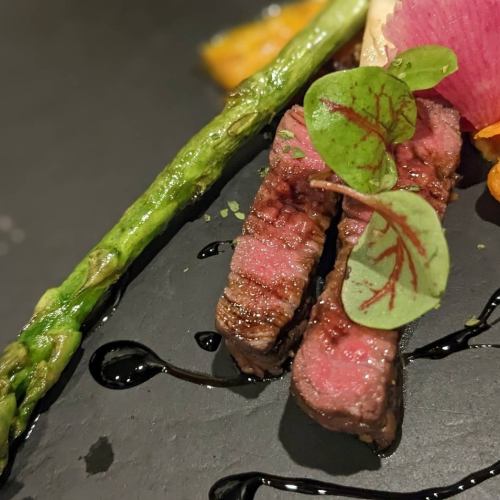 Specialty French dishes such as sauteed luxurious beef fillet♪