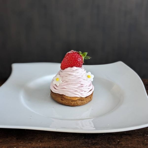 [Special sweets made with seasonal ingredients] We also have a great cafe time★ We offer popular sweets such as ``seasonal'' parfaits, cakes, and gateau chocolate.For details, check the course menu, which is updated regularly.