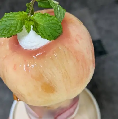 カフェタイムも充実★『旬』のパフェやケーキ、ガトーショコラなど定番人気のスイーツをご用意。