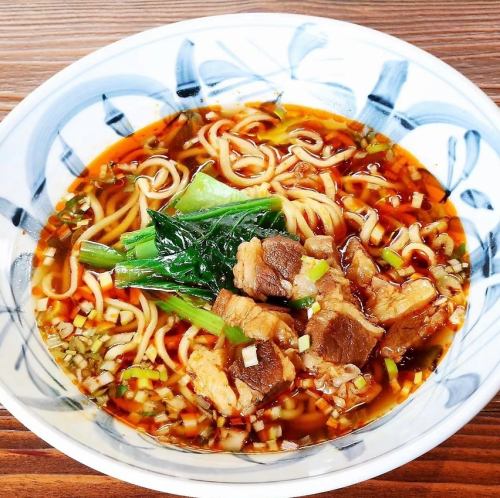 紅焼牛肉麺