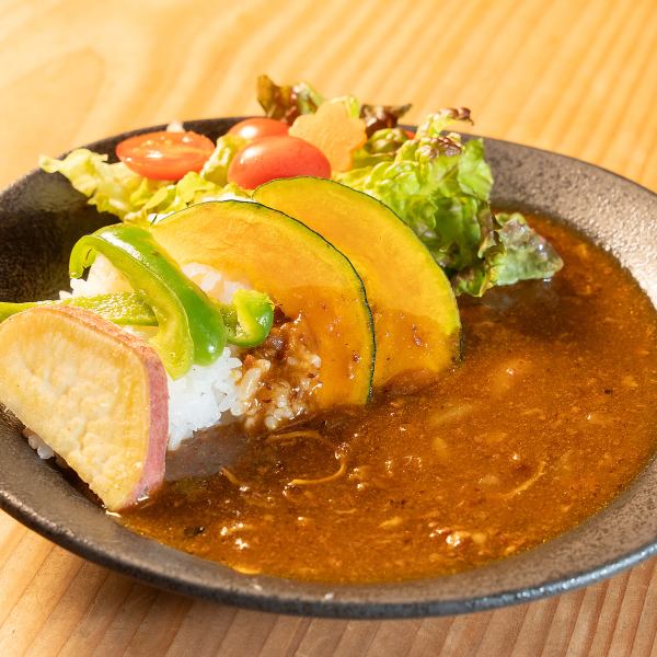 野菜たっぷり京野菜ビーフカレーは百万石のお米を使用！旬野菜の味わい♪