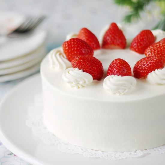  誕生日記念日にぴったり!ホールケーキ3,500円（税込）でご用意!