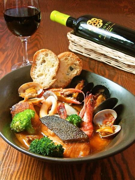 ★The popular Ajillo also comes with shrimp, scallops, and octopus! There are plenty of other tapas to make you feel happy.