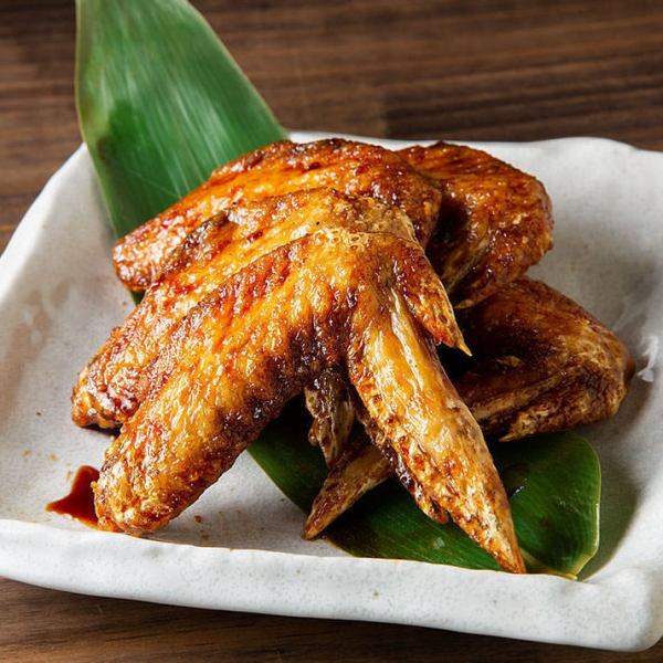[Kushiroku's specialty, sake goes on] Deep-fried chicken wings