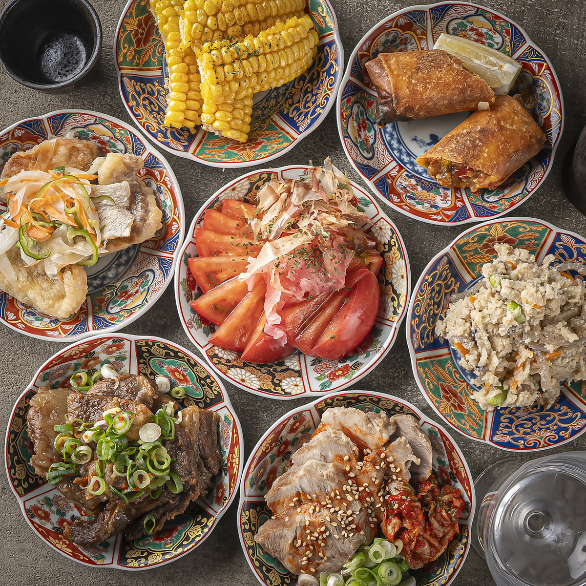 魚屋直送の新鮮魚介を楽しむ、立ち飲み可の居酒屋です