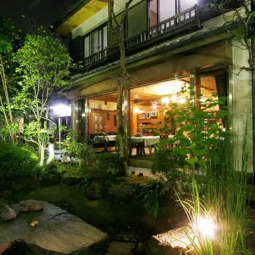 【桜茶屋のお庭】夜の風景