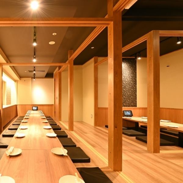 四日市駅より徒歩１分のため宴会やお集まりに◎最高の雰囲気で会話も弾み楽しいこと間違いなし！！女子会やコンパに使える個室のお部屋もご用意しています♪歓送迎会にもおすすめ！人数のご相談等承ります。お気軽にお電話ください！