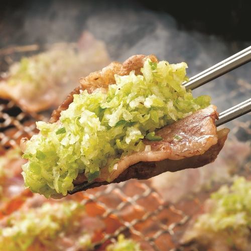 Pork ribs with salt and green onion