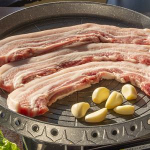 Samgyeopsal made with "Bisei Sangen Pork Chinkan" brand pork from Bisei Town, Okayama Prefecture