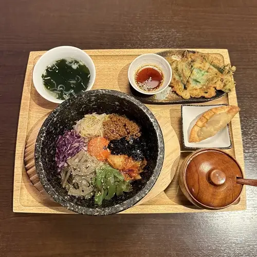 食材や調味料にこだわる◎手作りの石焼きビビンバ定食♪
