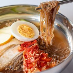 Korean cold noodle lunch set