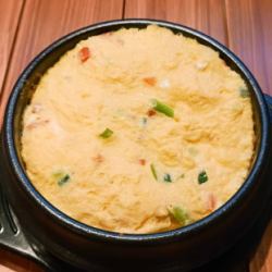 Bomb keranchim (fluffy steamed egg)
