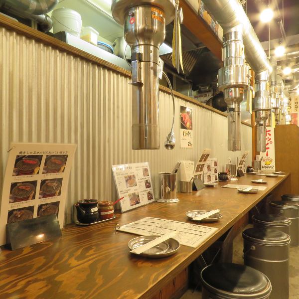 Counter seats where you can taste the atmosphere of the public tavern.One person's warm welcome is also welcome! Ideal for dating as it can be used up to 2 people ♪