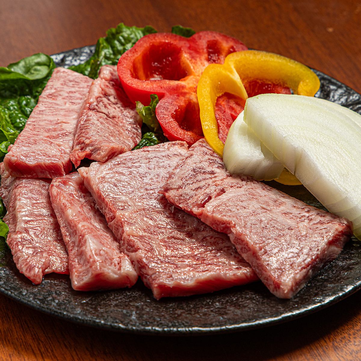 タンやロース、ハラミなどの絶品焼肉をリーズナブルな価格でご提供しております◎