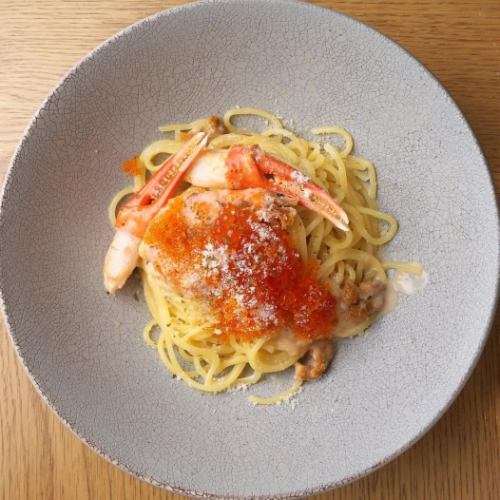 Fish roe and crustacean feast pasta