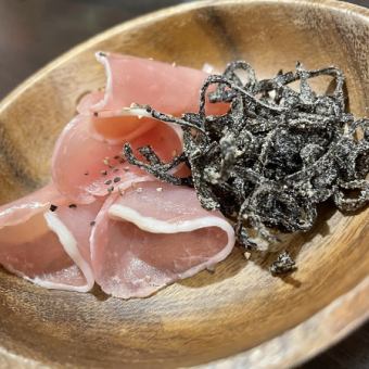 Raw ham and salted kelp