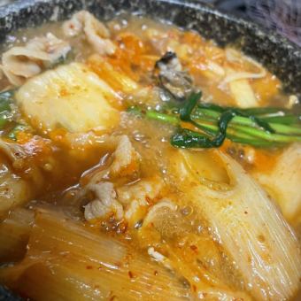 Stone-grilled oyster and pork belly sundubu jjigae