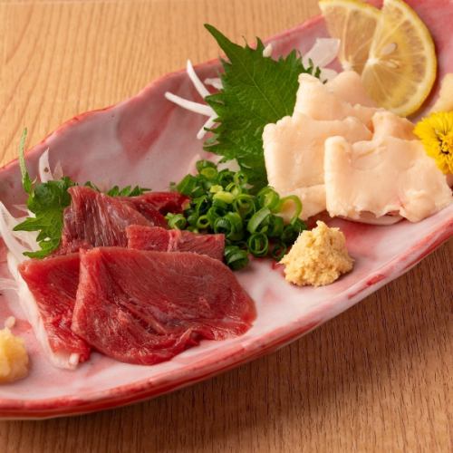 Assortment of two types of horse meat sashimi