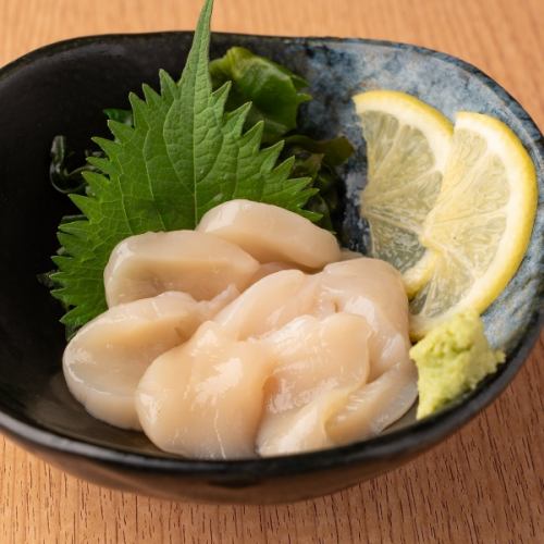 Scallop sashimi