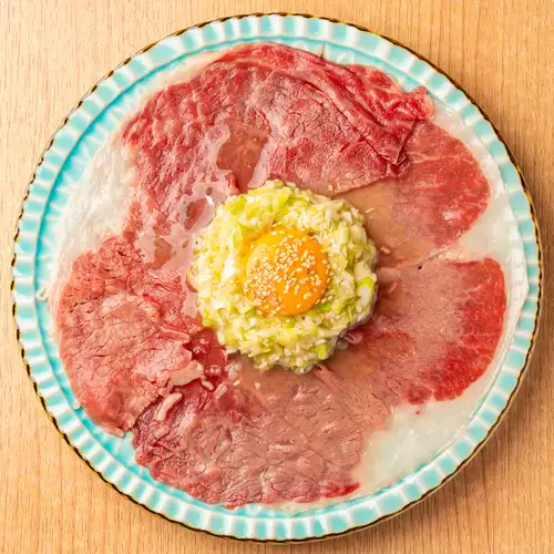 炙り和牛塩ユッケ