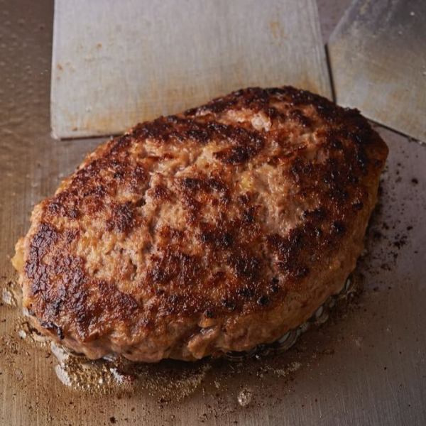 ランチタイム限定の黒毛和牛ハンバーグ