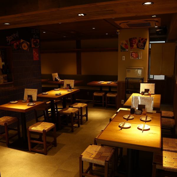 ≪カウンターで愉しむ≫モダンで落ち着いた雰囲気の店内。温かく気持ちが穏やかになる空間です。おひとり様はもちろん、デートにも人気のお席です。お仕事帰りにもふらっとお立ち寄りください。店主自慢の手料理とお酒を心ゆくまでお楽しみください♪お問合せ・ご予約お待ちしております！1名様～でもご予約可能です！