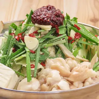 ★It's summer! Time for a delicious spicy course! A popular 8-course meal featuring delicious spicy motsunabe (offal hot pot) with premium Japanese Black Wagyu beef! All-you-can-drink included for 4980 yen.