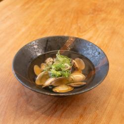 Steamed bamboo clam