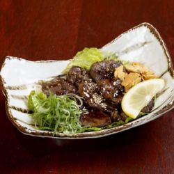 Grilled beef skirt steak with garlic soy sauce