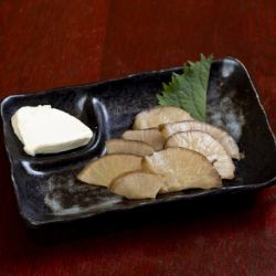 Cream cheese and smoked pickled radish