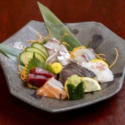 Assortment of 7 kinds of sashimi