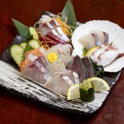Sashimi Platter: 10 Kinds of Fish