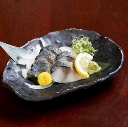 Marinated mackerel sashimi