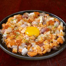 Overflowing Seafood Yukhoe