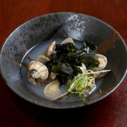 Steamed bamboo clam