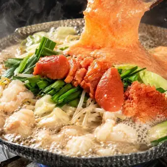 "Special Mentai Motsunabe Course" - 17 dishes including a 4-kind fresh fish platter and special motsunabe, with all-you-can-drink for 4800 yen.