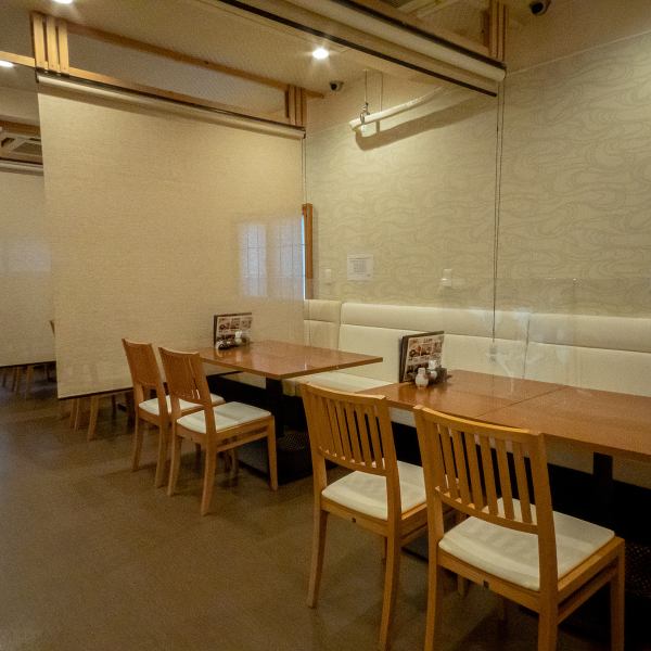 Table seats can be connected according to the number of customers.Please use it in various scenes from large to small groups such as friends, family, company colleagues, dates.Kaiseki meals can also be prepared by making a reservation in advance.