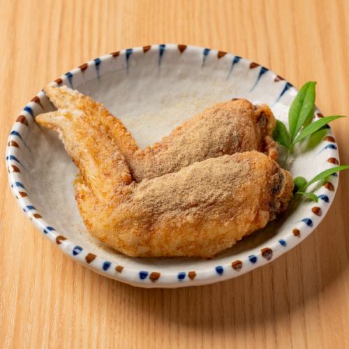2 隻炸雞翅，白色