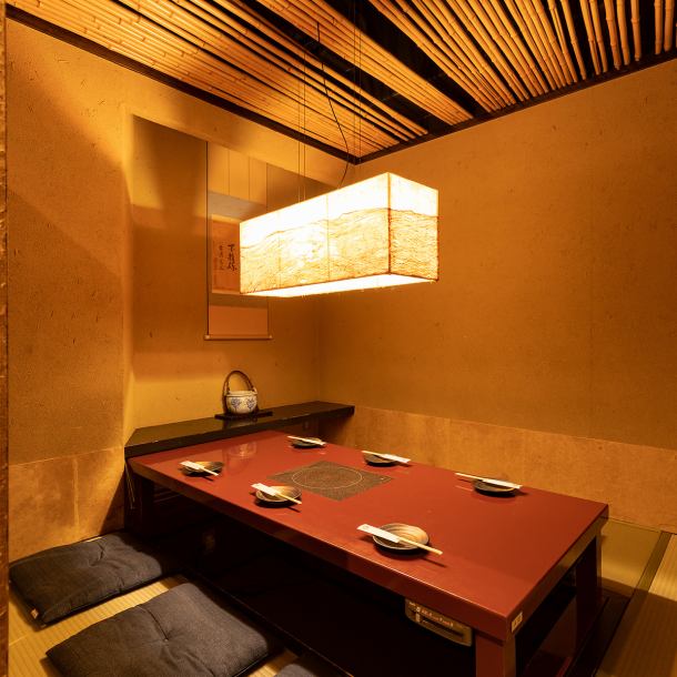 [Relaxing in a private room for a small group...] A private room for 6 people full of the taste of Kyoto.It can also be used for class reunions and receptions.Private rooms are available from 5 people.