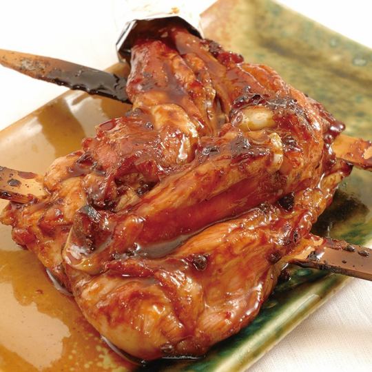 [Our signature dish] Whole chicken thigh grilled by bandits