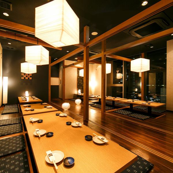We have prepared a room that illuminates Japanese lanterns.The theme is that it is a space where adults can relax, and it accommodates banquets from 2 to up to 80 people in a clean sense that expresses Japanese modernity.