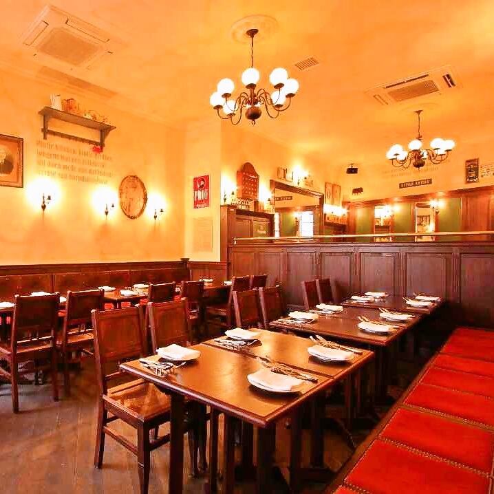 The lively and open floor is attractive! We accept private reservations for up to 12 people.