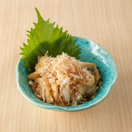 Fried shallots and fried chicken