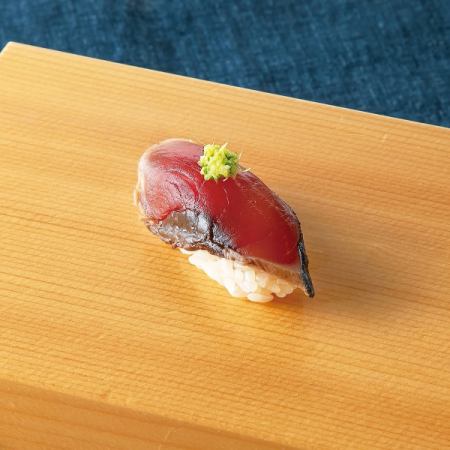 季節の握り寿司　一本釣り鰹たたき　1貫
