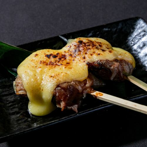 Tsukune (meat-stuffed green peppers) / Meat-stuffed shiitake mushrooms / Pork belly and cheese