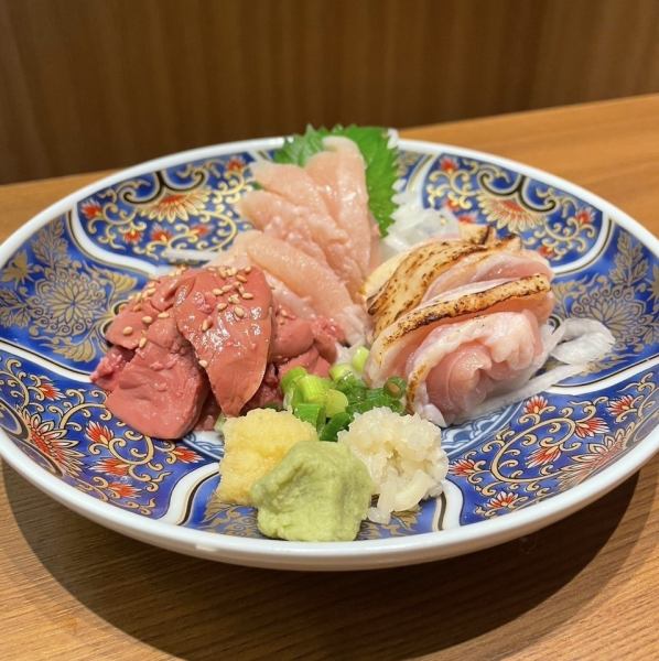 "Attention to detail in procurement" Assortment of 3 kinds of chicken sashimi