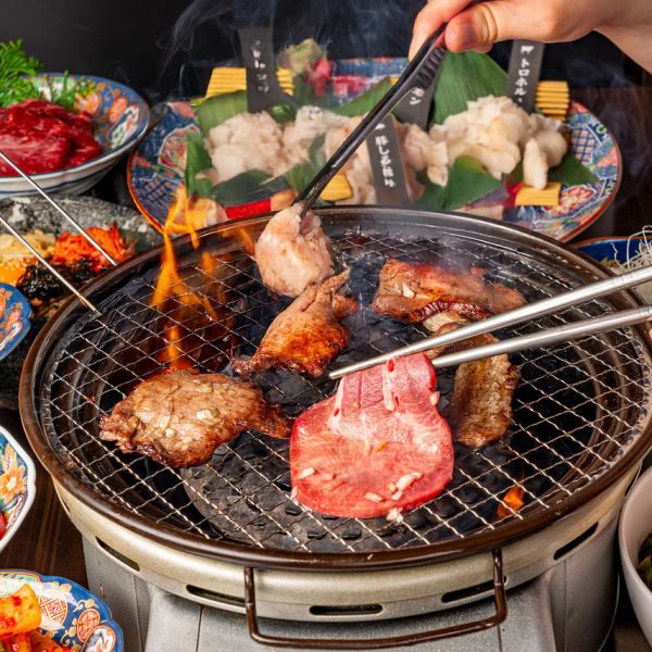 広々ゆったりのお席は、貸切もOK！幅広いご宴会シーンでご利用頂けます。美味しいお肉と豊富なドリンクをお楽しみください。歓迎会/送迎会