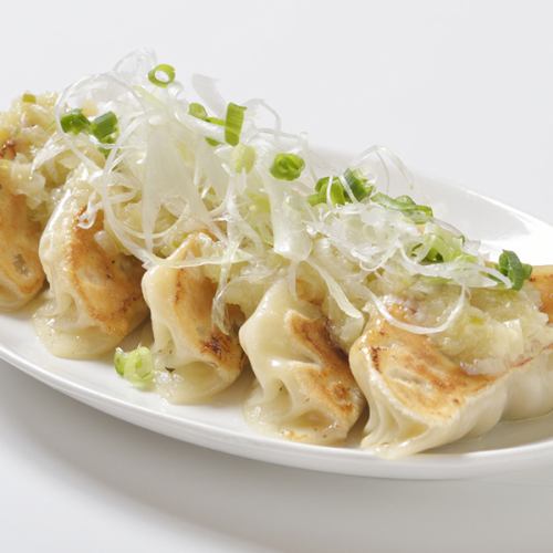 Salted dumplings with green onions (4 pieces)